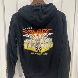 STRANGER THINGS Hoodie Sz S
Hawkins PALACE ARCADE SWEATSHIRT Unisex
